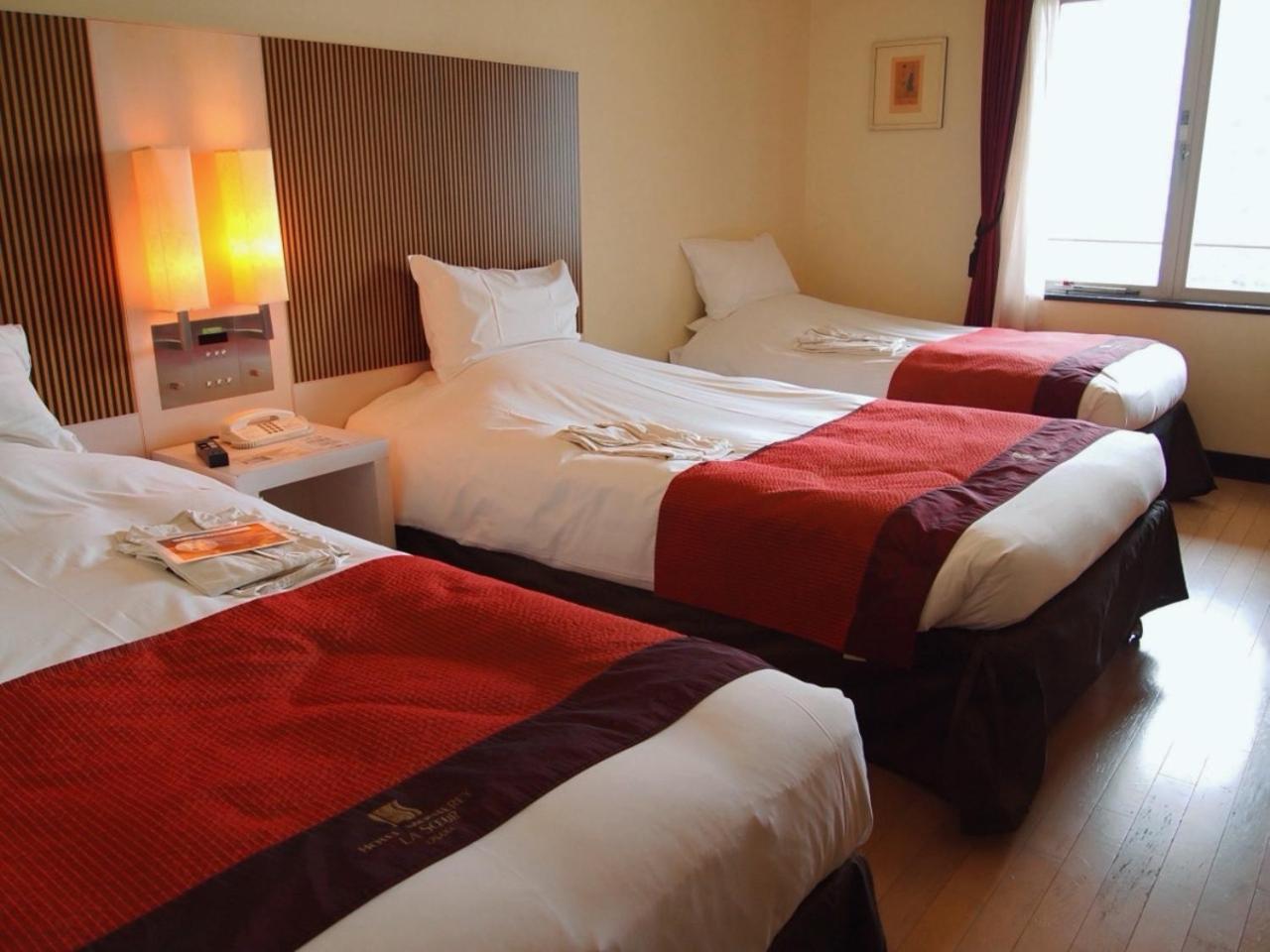 Monterey La Soeur Hotel